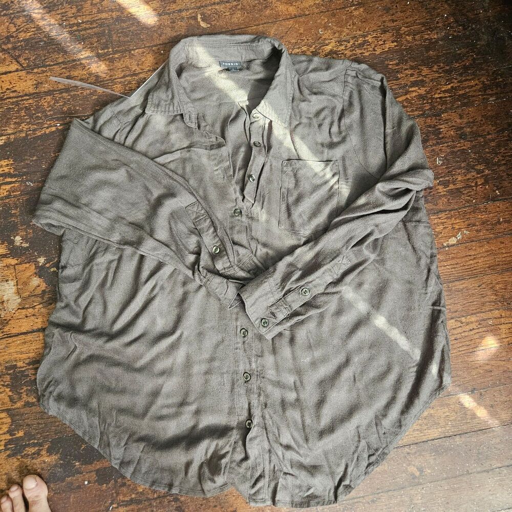 Relaxed-fit, long-sleeve button-down shirt plus-size Torrid plus size 1